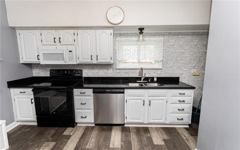 1212 Vine St, Connellsville, 15425, 3 Bedrooms Bedrooms, ,2 BathroomsBathrooms,Residential,For Sale,Vine St,1770986