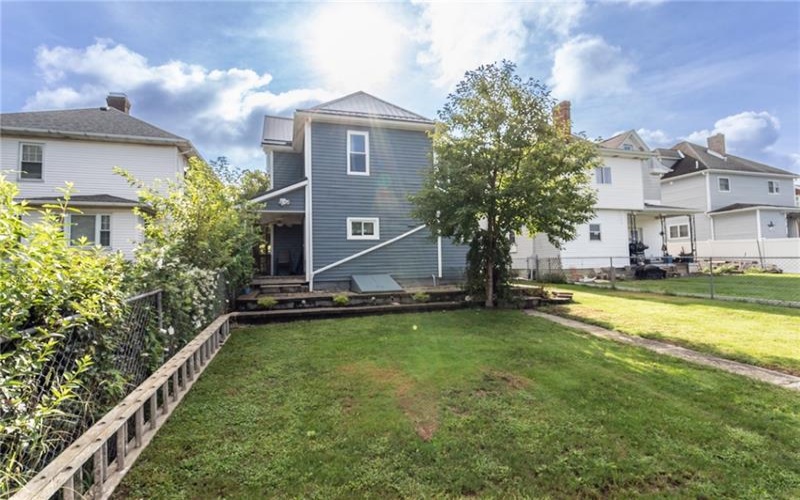 1212 Vine St, Connellsville, 15425, 3 Bedrooms Bedrooms, ,2 BathroomsBathrooms,Residential,For Sale,Vine St,1770986
