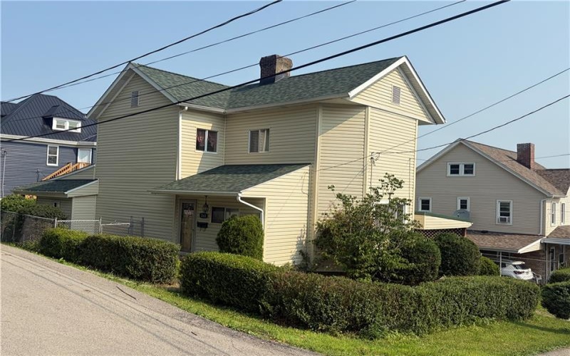 260 6th St, California, 15419, 2 Bedrooms Bedrooms, 6 Rooms Rooms,1 BathroomBathrooms,Residential,For Sale,6th St,1771004