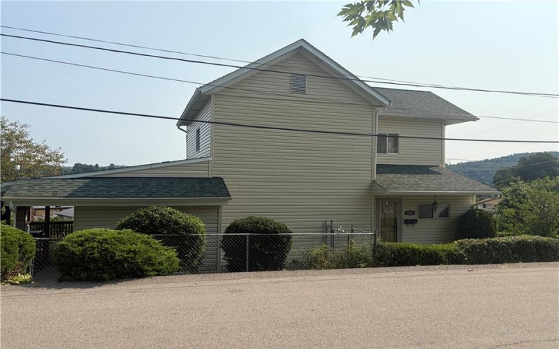 260 6th St, California, 15419, 2 Bedrooms Bedrooms, 6 Rooms Rooms,1 BathroomBathrooms,Residential,For Sale,6th St,1771004
