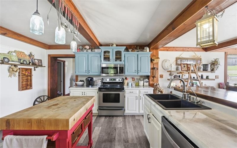 2976 Henderson Road, Washington, 15301, 6 Bedrooms Bedrooms, 14 Rooms Rooms,3 BathroomsBathrooms,Residential,For Sale,Henderson Road,1770724