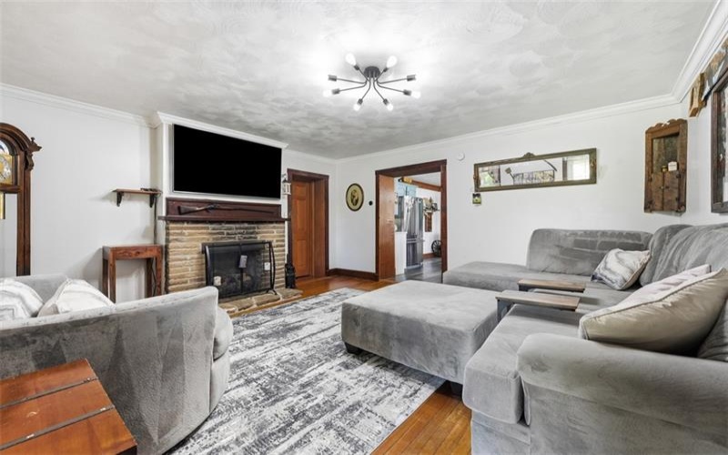 2976 Henderson Road, Washington, 15301, 6 Bedrooms Bedrooms, 14 Rooms Rooms,3 BathroomsBathrooms,Residential,For Sale,Henderson Road,1770724