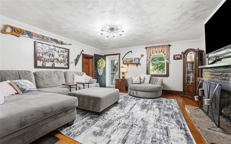 2976 Henderson Road, Washington, 15301, 6 Bedrooms Bedrooms, 14 Rooms Rooms,3 BathroomsBathrooms,Residential,For Sale,Henderson Road,1770724