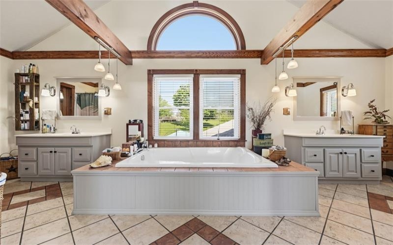 2976 Henderson Road, Washington, 15301, 6 Bedrooms Bedrooms, 14 Rooms Rooms,3 BathroomsBathrooms,Residential,For Sale,Henderson Road,1770724
