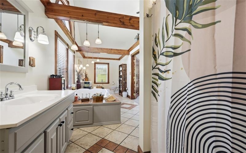 2976 Henderson Road, Washington, 15301, 6 Bedrooms Bedrooms, 14 Rooms Rooms,3 BathroomsBathrooms,Residential,For Sale,Henderson Road,1770724