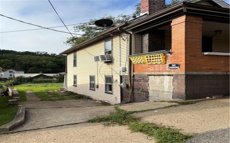 231 Barr Street, Canonsburg, 15317, 2 Bedrooms Bedrooms, ,1.1 BathroomsBathrooms,Residential,For Sale,Barr Street,1771012