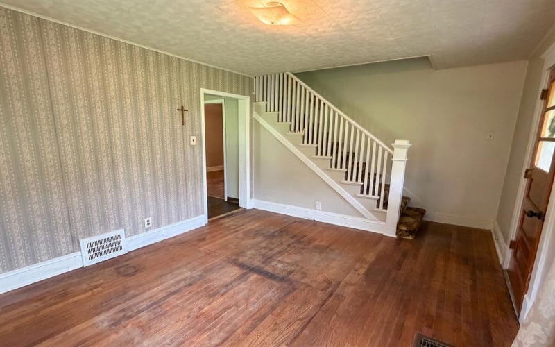 247 Railroad Street, Hyde Park, 15641, 3 Bedroom Bedrooms, 7 Room Rooms,2 BathroomBathrooms,Residential,For Sale,Railroad Street,1771058