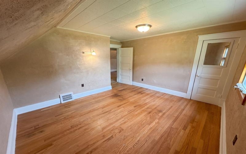 247 Railroad Street, Hyde Park, 15641, 3 Bedroom Bedrooms, 7 Room Rooms,2 BathroomBathrooms,Residential,For Sale,Railroad Street,1771058