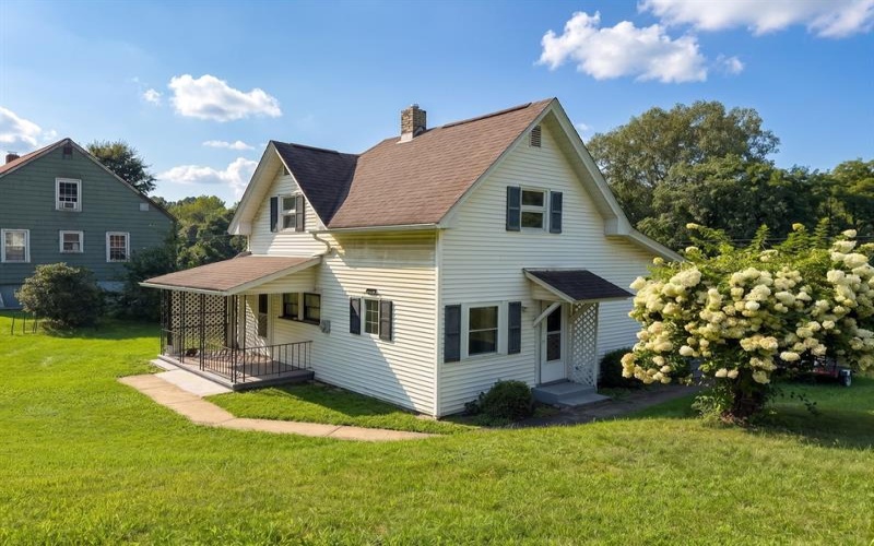 247 Railroad Street, Hyde Park, 15641, 3 Bedroom Bedrooms, 7 Room Rooms,2 BathroomBathrooms,Residential,For Sale,Railroad Street,1771058