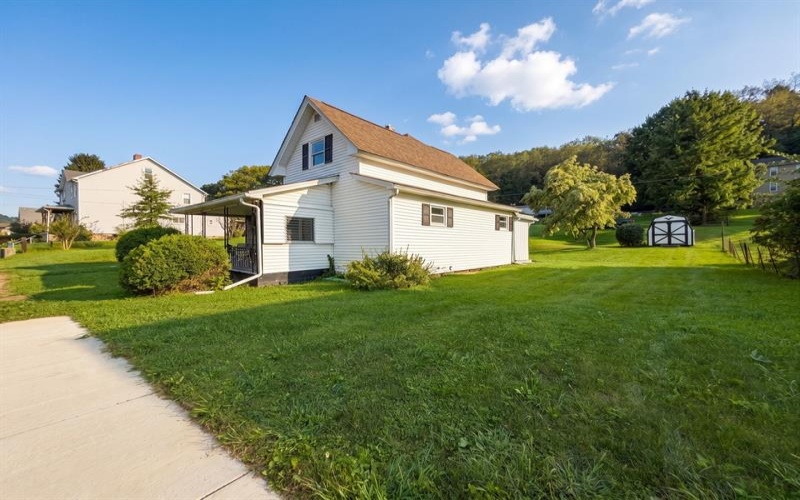 247 Railroad Street, Hyde Park, 15641, 3 Bedroom Bedrooms, 7 Room Rooms,2 BathroomBathrooms,Residential,For Sale,Railroad Street,1771058