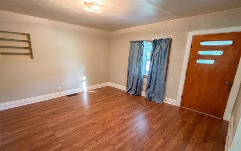 247 Railroad Street, Hyde Park, 15641, 3 Bedroom Bedrooms, 7 Room Rooms,2 BathroomBathrooms,Residential,For Sale,Railroad Street,1771058