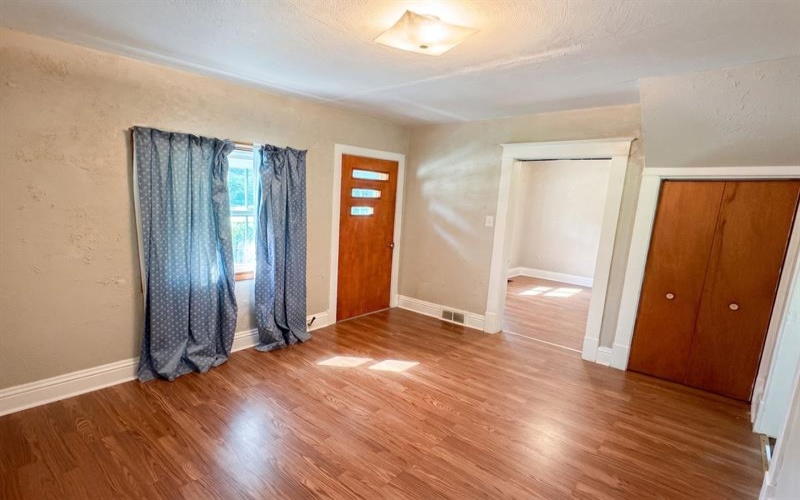 247 Railroad Street, Hyde Park, 15641, 3 Bedroom Bedrooms, 7 Room Rooms,2 BathroomBathrooms,Residential,For Sale,Railroad Street,1771058