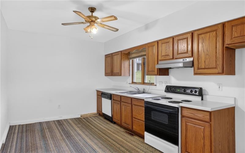 15 Main St, Taylorstown, 15365, 2 Bedrooms Bedrooms, 7 Rooms Rooms,2.1 BathroomsBathrooms,Residential,For Sale,Main St,1745249