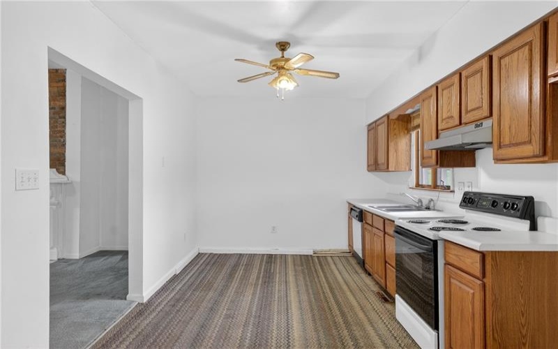 15 Main St, Taylorstown, 15365, 2 Bedrooms Bedrooms, 7 Rooms Rooms,2.1 BathroomsBathrooms,Residential,For Sale,Main St,1745249