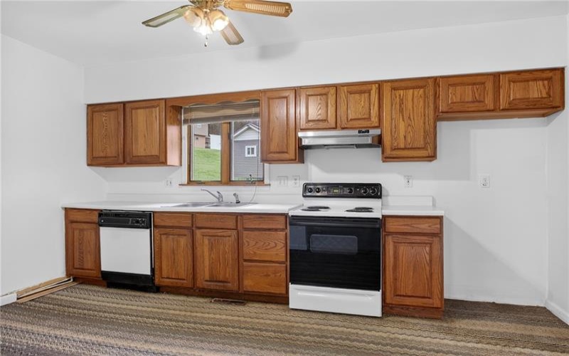 15 Main St, Taylorstown, 15365, 2 Bedrooms Bedrooms, 7 Rooms Rooms,2.1 BathroomsBathrooms,Residential,For Sale,Main St,1745249