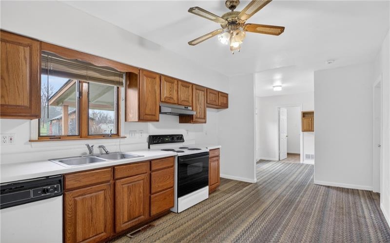 15 Main St, Taylorstown, 15365, 2 Bedrooms Bedrooms, 7 Rooms Rooms,2.1 BathroomsBathrooms,Residential,For Sale,Main St,1745249