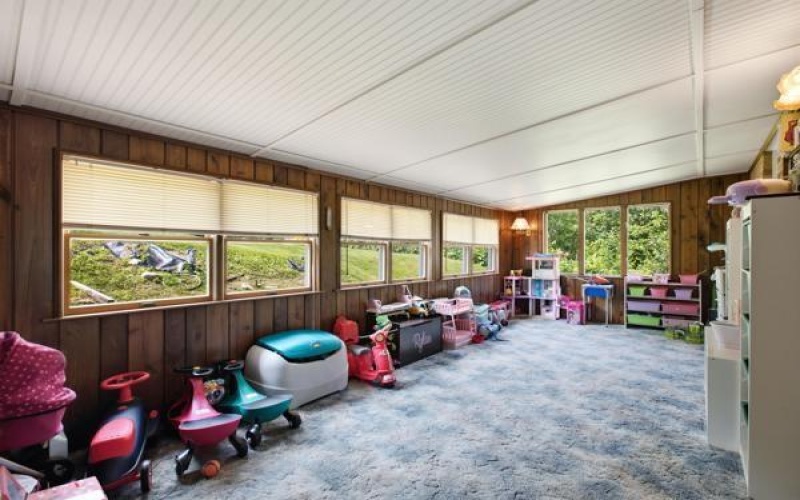 25 Liberty Ave, Burgettstown, 15021, 3 Bedrooms Bedrooms, ,2 BathroomsBathrooms,Residential,For Sale,Liberty Ave,1766077