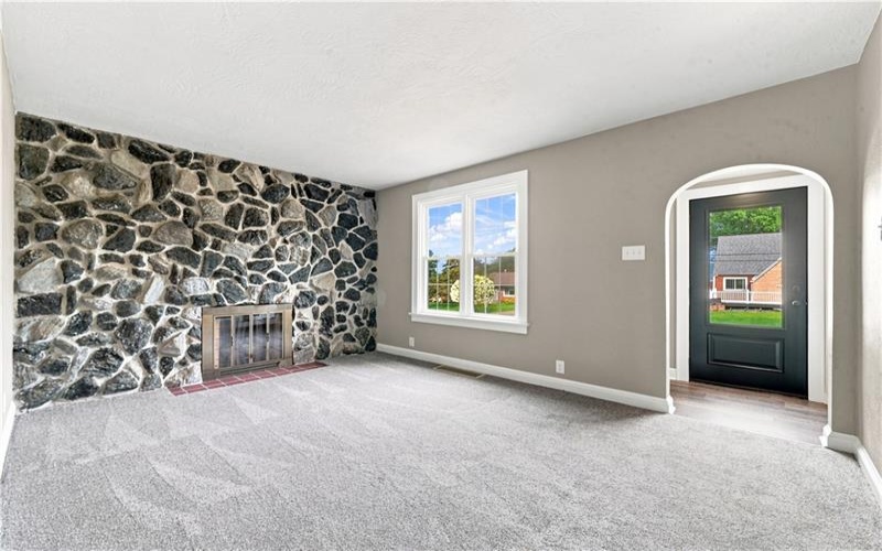 147 Wayne St, Lower Burrell, 15068, 3 Bedroom Bedrooms, 7 Room Rooms,2 BathroomBathrooms,Residential,For Sale,Wayne St,1768416