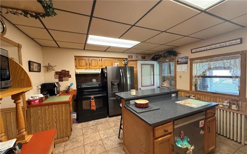 300 Main St, Stoystown, 15563, 5 Bedrooms Bedrooms, 10 Rooms Rooms,2.1 BathroomsBathrooms,Residential,For Sale,Main St,1771114