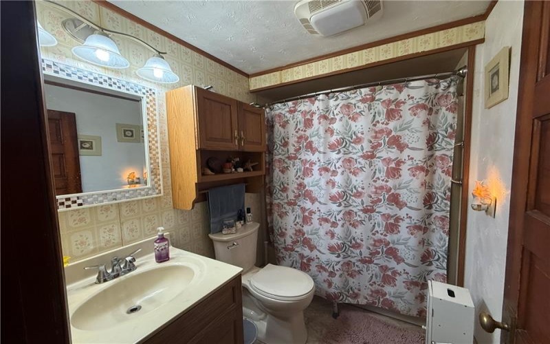 300 Main St, Stoystown, 15563, 5 Bedrooms Bedrooms, 10 Rooms Rooms,2.1 BathroomsBathrooms,Residential,For Sale,Main St,1771114
