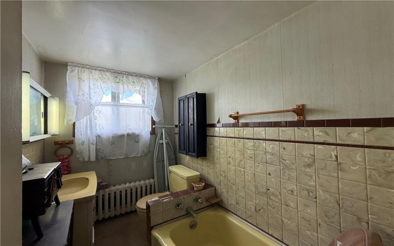 300 Main St, Stoystown, 15563, 5 Bedrooms Bedrooms, 10 Rooms Rooms,2.1 BathroomsBathrooms,Residential,For Sale,Main St,1771114