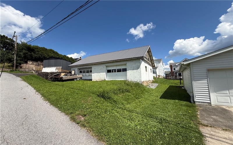300 Main St, Stoystown, 15563, 5 Bedrooms Bedrooms, 10 Rooms Rooms,2.1 BathroomsBathrooms,Residential,For Sale,Main St,1771114