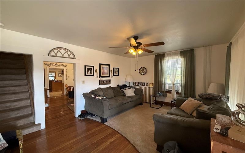 300 Main St, Stoystown, 15563, 5 Bedrooms Bedrooms, 10 Rooms Rooms,2.1 BathroomsBathrooms,Residential,For Sale,Main St,1771114