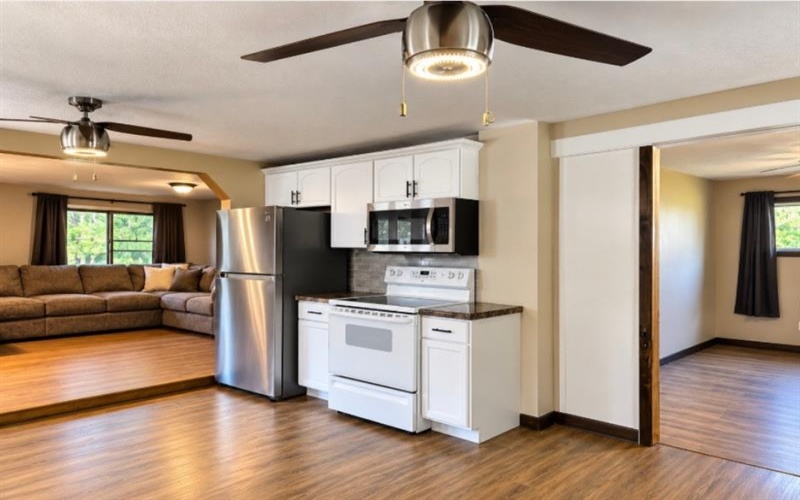 2009 Main STREET, Claridge, 15623, 2 Bedroom Bedrooms, ,2 BathroomBathrooms,Residential,For Sale,Main,1771125