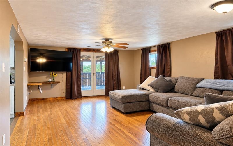 2009 Main STREET, Claridge, 15623, 2 Bedroom Bedrooms, ,2 BathroomBathrooms,Residential,For Sale,Main,1771125