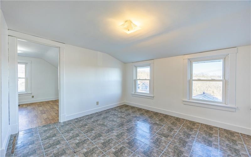 953 7th St Ext, New Kensington, 15068, 4 Bedrooms Bedrooms, ,2 BathroomsBathrooms,Residential,For Sale,7th St Ext,1735400