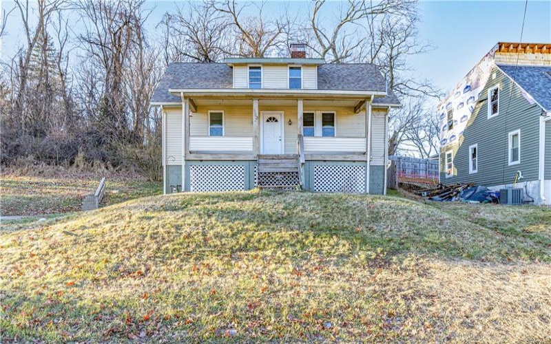 953 7th St Ext, New Kensington, 15068, 4 Bedrooms Bedrooms, ,2 BathroomsBathrooms,Residential,For Sale,7th St Ext,1735400