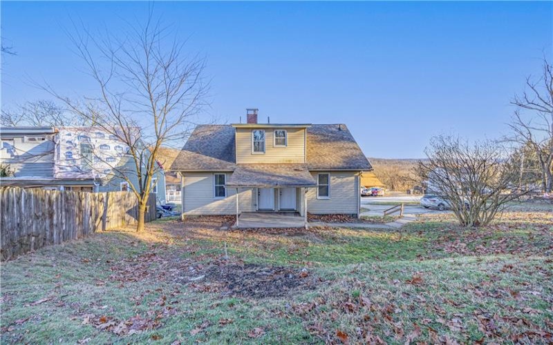953 7th St Ext, New Kensington, 15068, 4 Bedrooms Bedrooms, ,2 BathroomsBathrooms,Residential,For Sale,7th St Ext,1735400