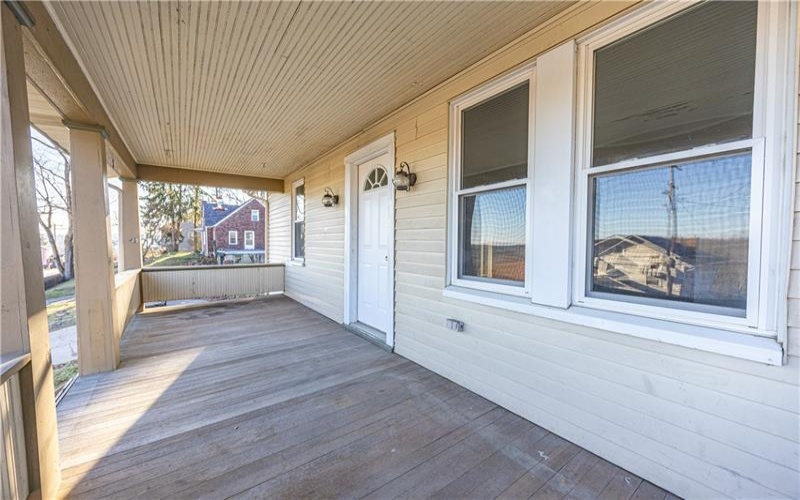 953 7th St Ext, New Kensington, 15068, 4 Bedrooms Bedrooms, ,2 BathroomsBathrooms,Residential,For Sale,7th St Ext,1735400