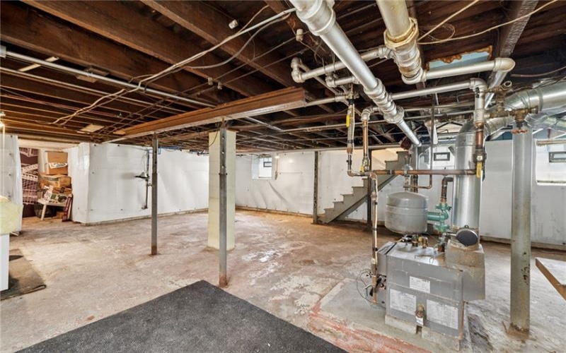308 Pine St, Latrobe, 15650, 5 Bedroom Bedrooms, 10 Room Rooms,1.1 BathroomBathrooms,Residential,For Sale,Pine St,1758980