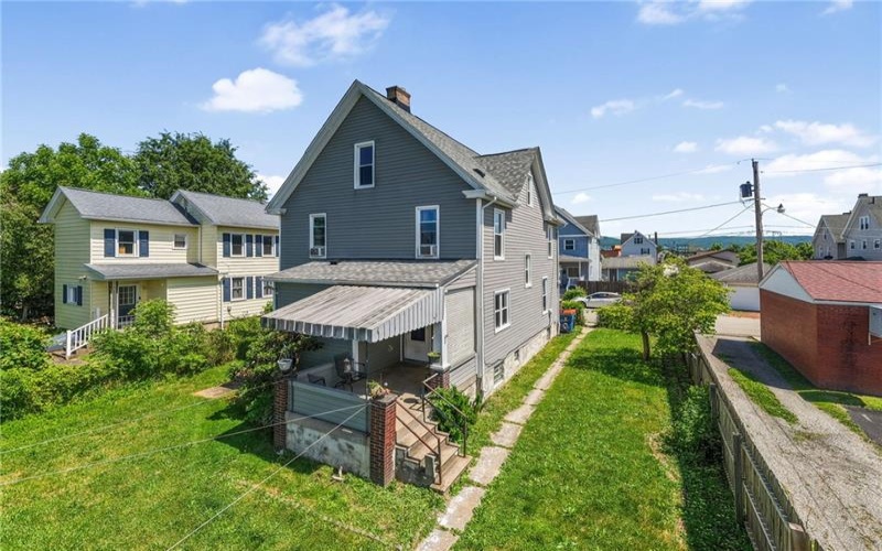 308 Pine St, Latrobe, 15650, 5 Bedroom Bedrooms, 10 Room Rooms,1.1 BathroomBathrooms,Residential,For Sale,Pine St,1758980