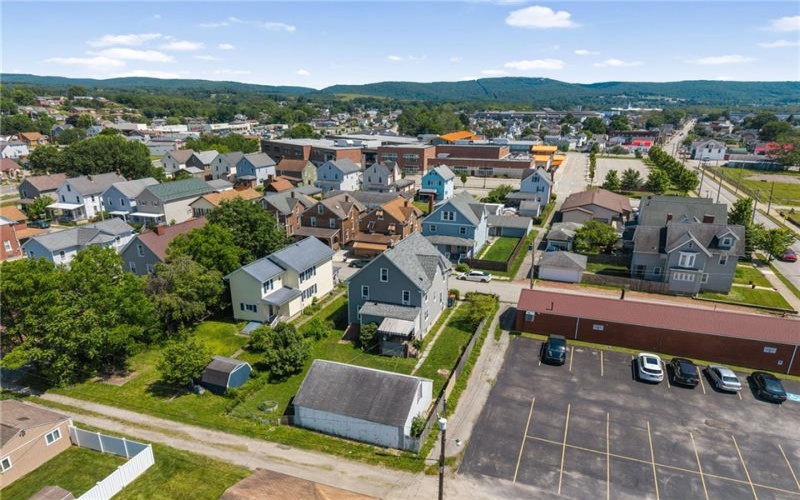 308 Pine St, Latrobe, 15650, 5 Bedroom Bedrooms, 10 Room Rooms,1.1 BathroomBathrooms,Residential,For Sale,Pine St,1758980