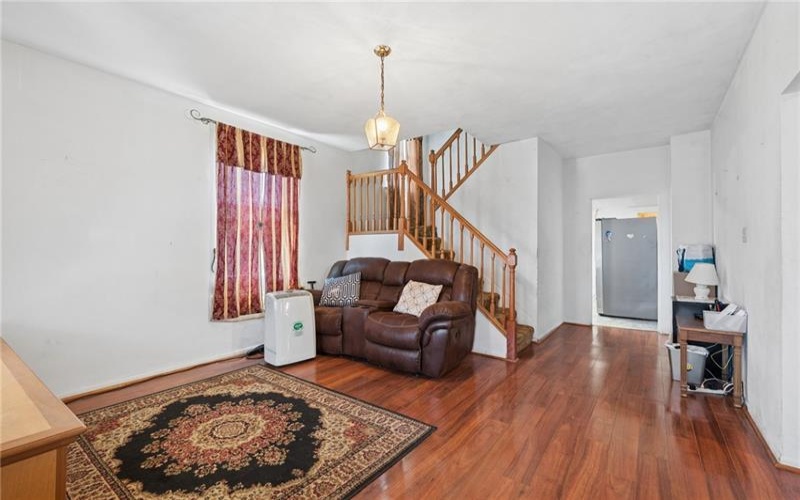 308 Pine St, Latrobe, 15650, 5 Bedroom Bedrooms, 10 Room Rooms,1.1 BathroomBathrooms,Residential,For Sale,Pine St,1758980