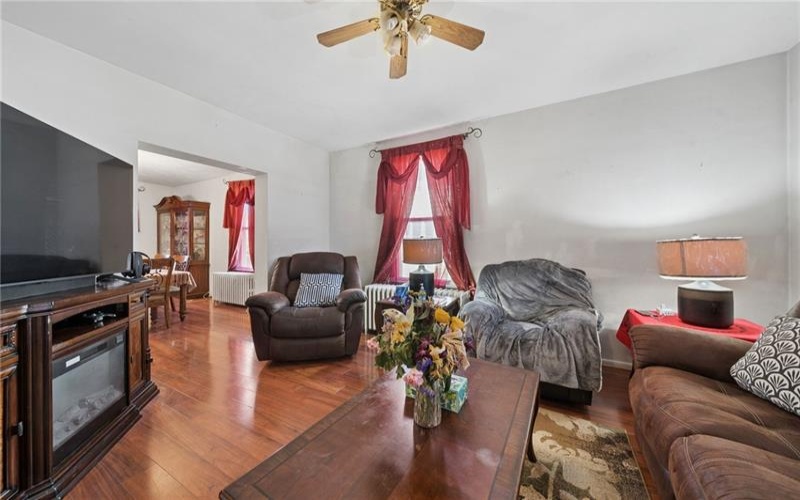 308 Pine St, Latrobe, 15650, 5 Bedroom Bedrooms, 10 Room Rooms,1.1 BathroomBathrooms,Residential,For Sale,Pine St,1758980
