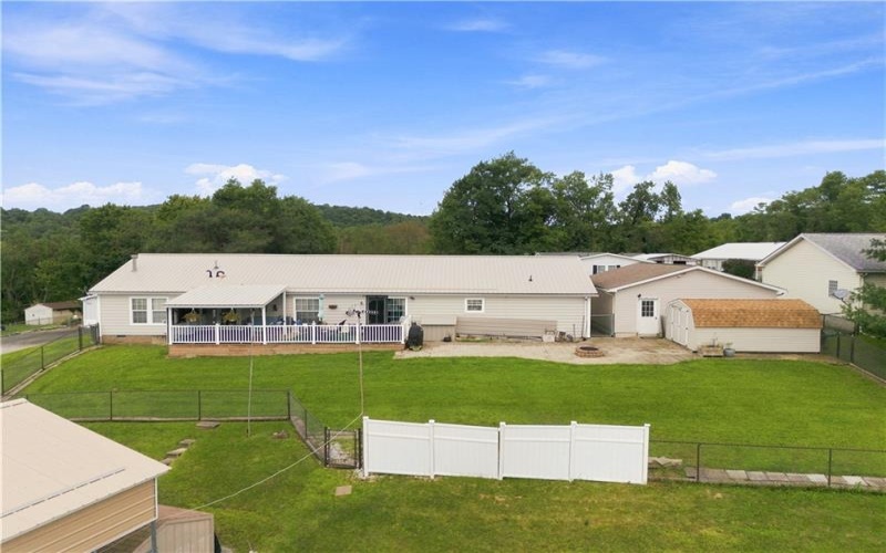 429 Evans, Donegal, 15628, 4 Bedroom Bedrooms, 10 Room Rooms,2 BathroomBathrooms,Residential,For Sale,Evans,1771142