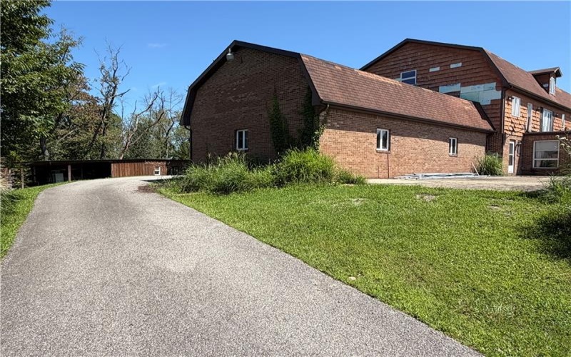 120 Hawkview Lane, Latrobe, 15650, 5 Bedrooms Bedrooms, 11 Rooms Rooms,4 BathroomsBathrooms,Residential,For Sale,Hawkview Lane,1771264