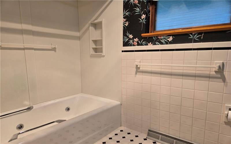180 Church Rd, Eighty Four, 15330, 3 Bedroom Bedrooms, 9 Room Rooms,2 BathroomBathrooms,Residential,For Sale,Church Rd,1771285