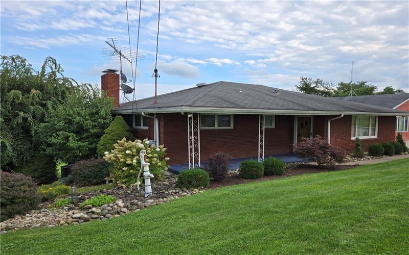 180 Church Rd, Eighty Four, 15330, 3 Bedroom Bedrooms, 9 Room Rooms,2 BathroomBathrooms,Residential,For Sale,Church Rd,1771285