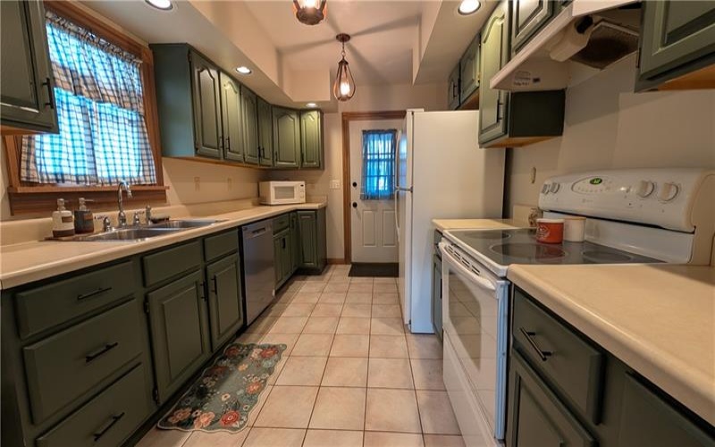 1219 Poplar St, Greensburg, 15601, 3 Bedroom Bedrooms, 6 Room Rooms,1 BathroomBathrooms,Residential,For Sale,Poplar St,1771290