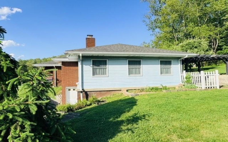 2434 Racetrack Rd, New Stanton, 15672, 3 Bedroom Bedrooms, 7 Room Rooms,1 BathroomBathrooms,Residential,For Sale,Racetrack Rd,1758642