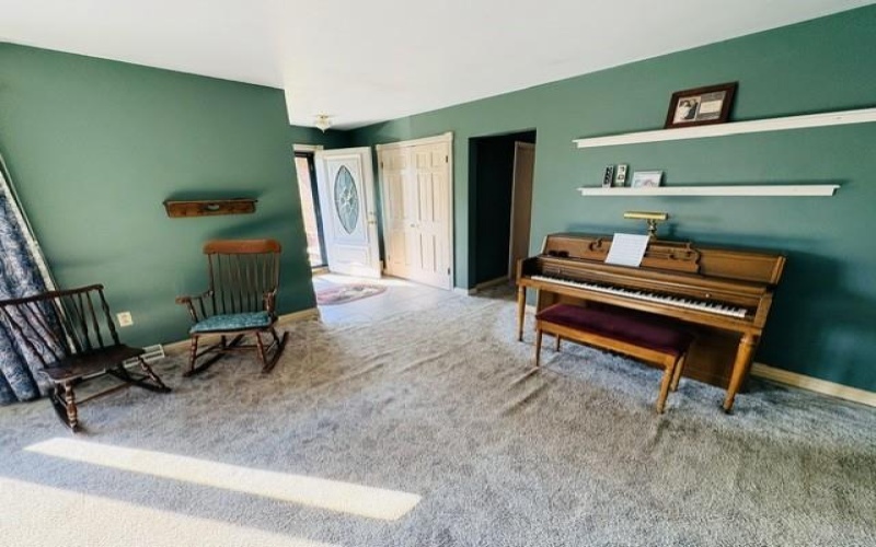 2434 Racetrack Rd, New Stanton, 15672, 3 Bedroom Bedrooms, 7 Room Rooms,1 BathroomBathrooms,Residential,For Sale,Racetrack Rd,1758642
