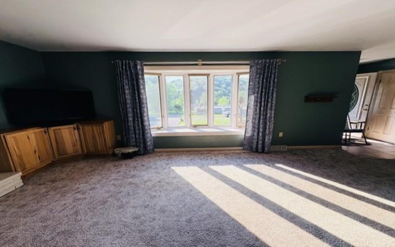 2434 Racetrack Rd, New Stanton, 15672, 3 Bedroom Bedrooms, 7 Room Rooms,1 BathroomBathrooms,Residential,For Sale,Racetrack Rd,1758642