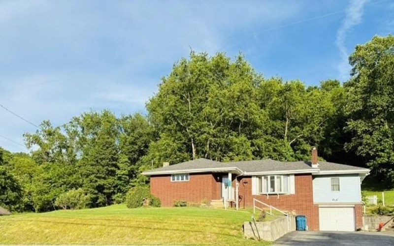 2434 Racetrack Rd, New Stanton, 15672, 3 Bedroom Bedrooms, 7 Room Rooms,1 BathroomBathrooms,Residential,For Sale,Racetrack Rd,1758642