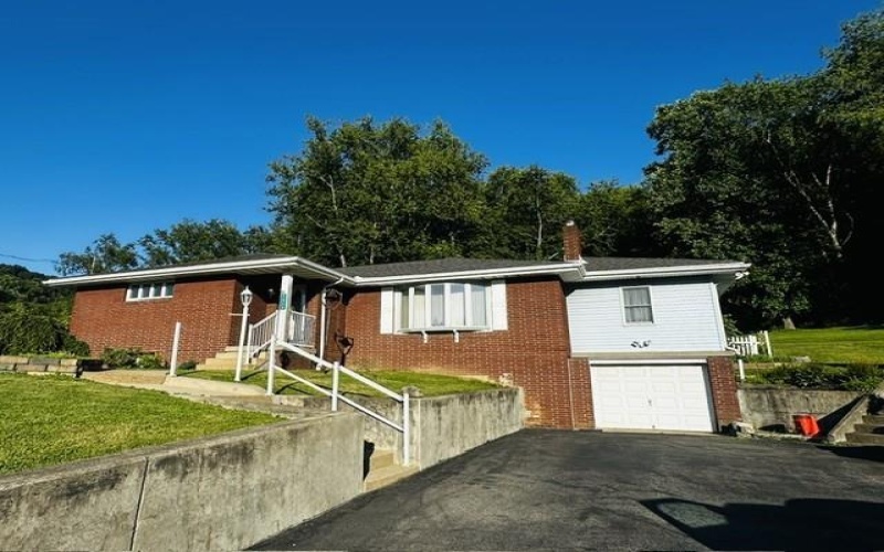 2434 Racetrack Rd, New Stanton, 15672, 3 Bedroom Bedrooms, 7 Room Rooms,1 BathroomBathrooms,Residential,For Sale,Racetrack Rd,1758642