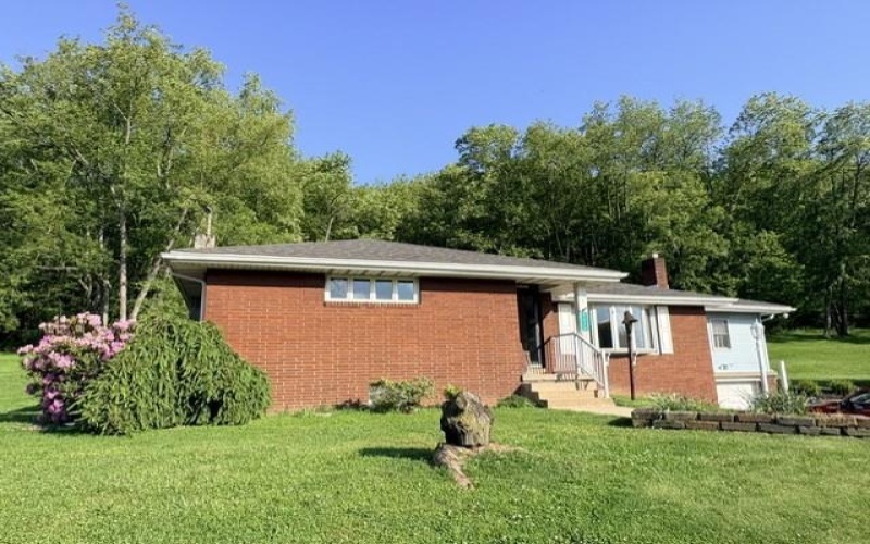 2434 Racetrack Rd, New Stanton, 15672, 3 Bedroom Bedrooms, 7 Room Rooms,1 BathroomBathrooms,Residential,For Sale,Racetrack Rd,1758642
