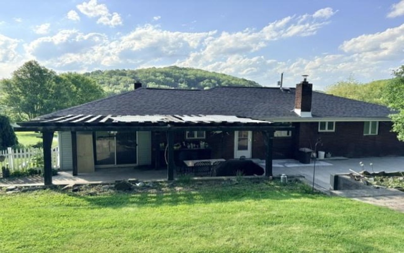 2434 Racetrack Rd, New Stanton, 15672, 3 Bedroom Bedrooms, 7 Room Rooms,1 BathroomBathrooms,Residential,For Sale,Racetrack Rd,1758642